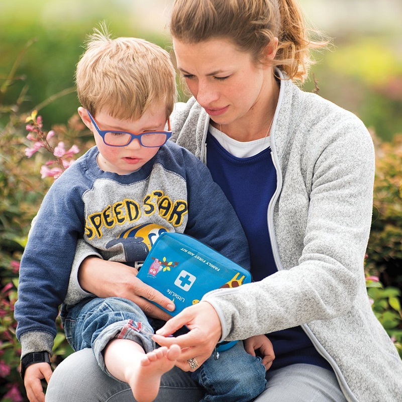 Reisiapteek Littlelife Family First Aid Kit