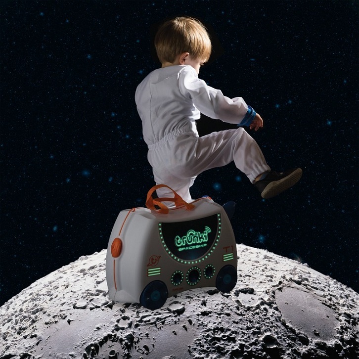 Resväska barn att åka på Trunki Skye Spaceship